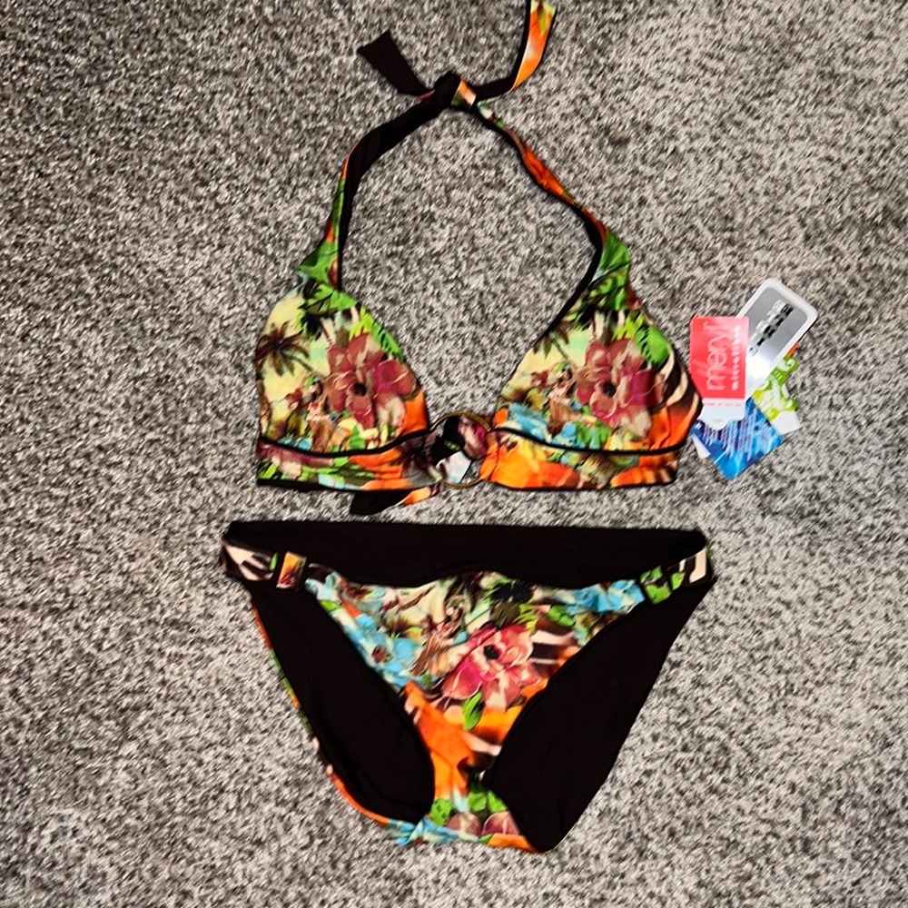 Reversible bathing suit